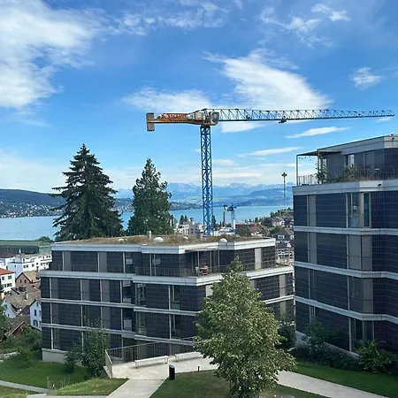 Traumwohnung In Mit Aussicht Und Parkplatz * Zurich
